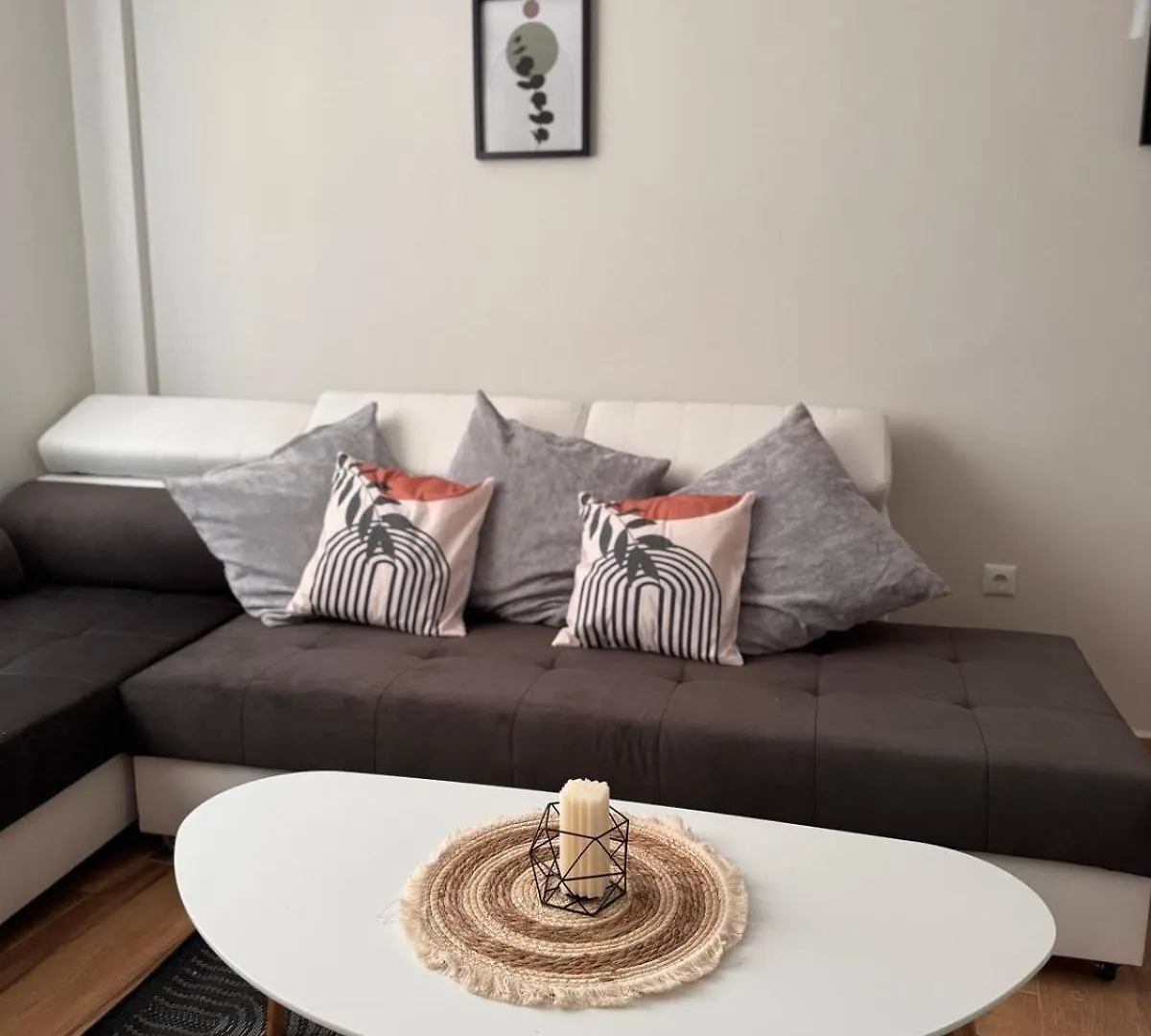 Goldy Central Beach Apartment With Private Garden Burgas