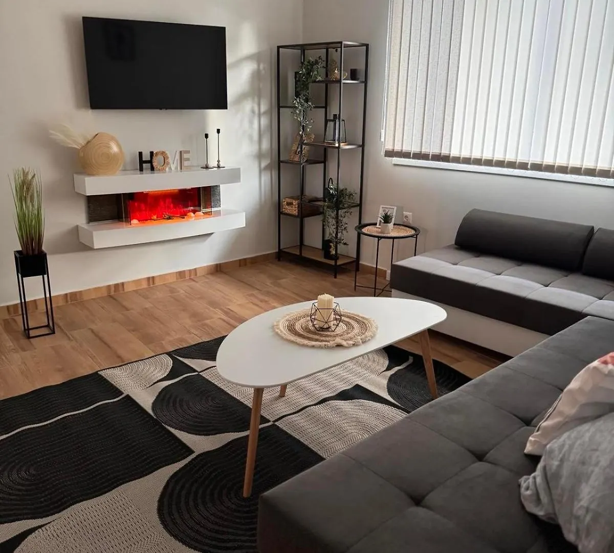 Goldy Central Beach Apartment With Private Garden Burgas